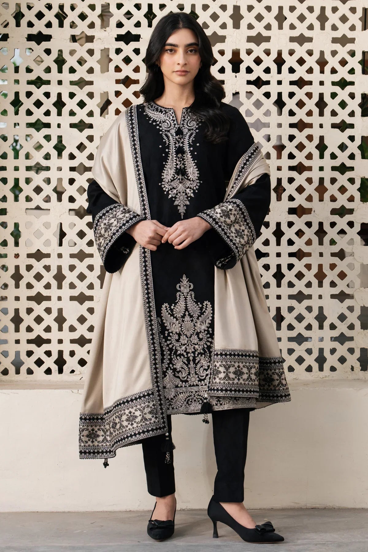 3 PC EMBROIDERED SUIT - BG848