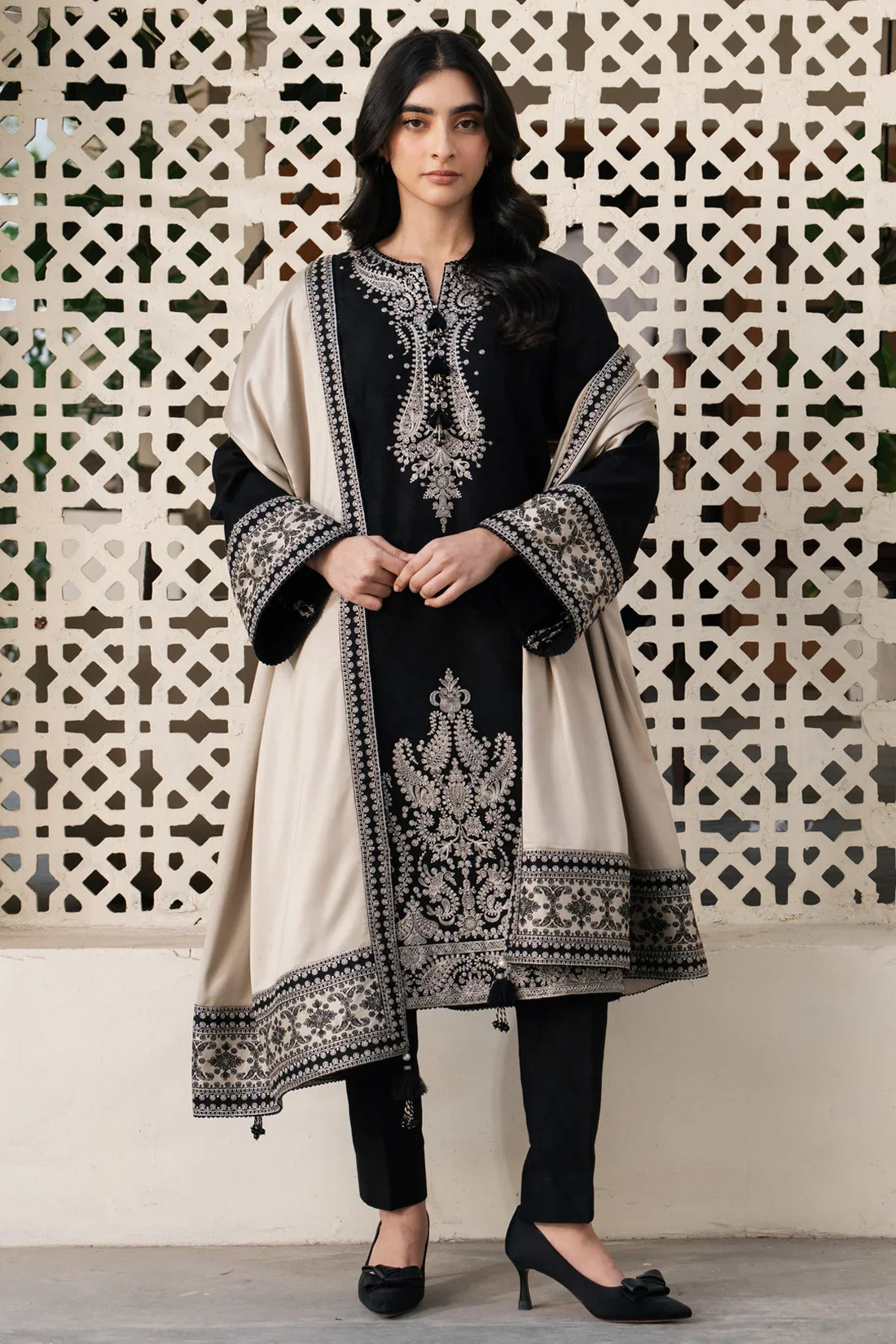 3 PC EMBROIDERED SUIT - BG848