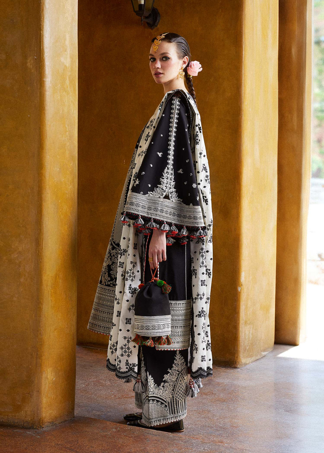 SHAMS 3PC EMBROIDERED LAWN - ANS1633